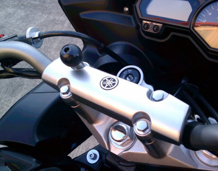 RAM MOUNT Podstawa montażowa do kierownicy motocykla ze śrubami M8 RAM-B-367U